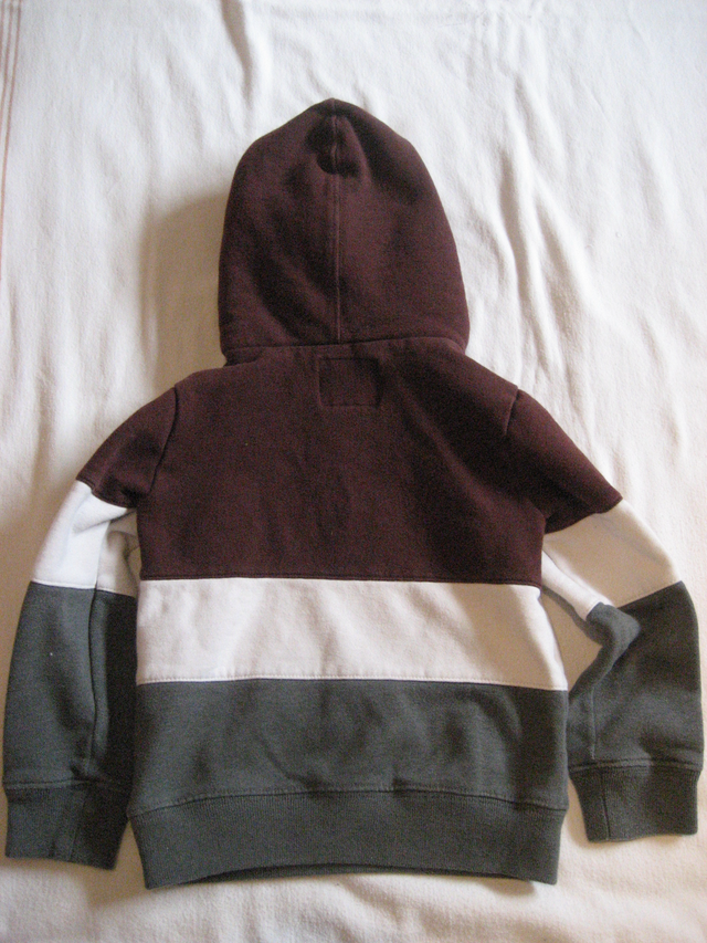 Child's Osh Kosh B'Gosh hoodie size 4 - Photo 2