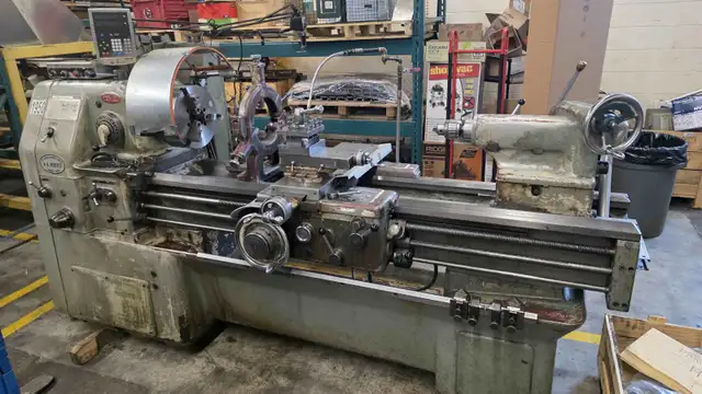 Dong Yang LS Engine Lathe