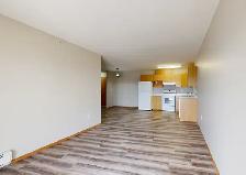 #1431 - 2 Bed/1 Bath Condo Royal Oaks Manor $1650 h/w included - Photo 3