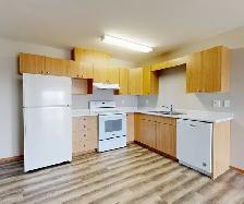 #1431 - 2 Bed/1 Bath Condo Royal Oaks Manor $1650 h/w included - Photo 4