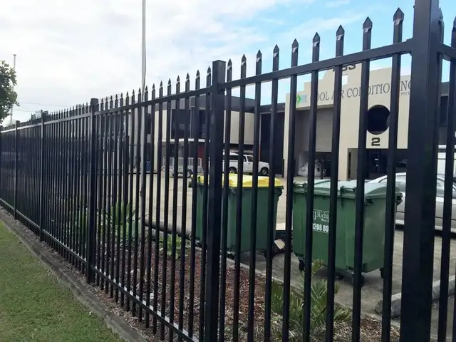 Industrial Ornamental Fence 7×4′ – Spear Top - Photo 3
