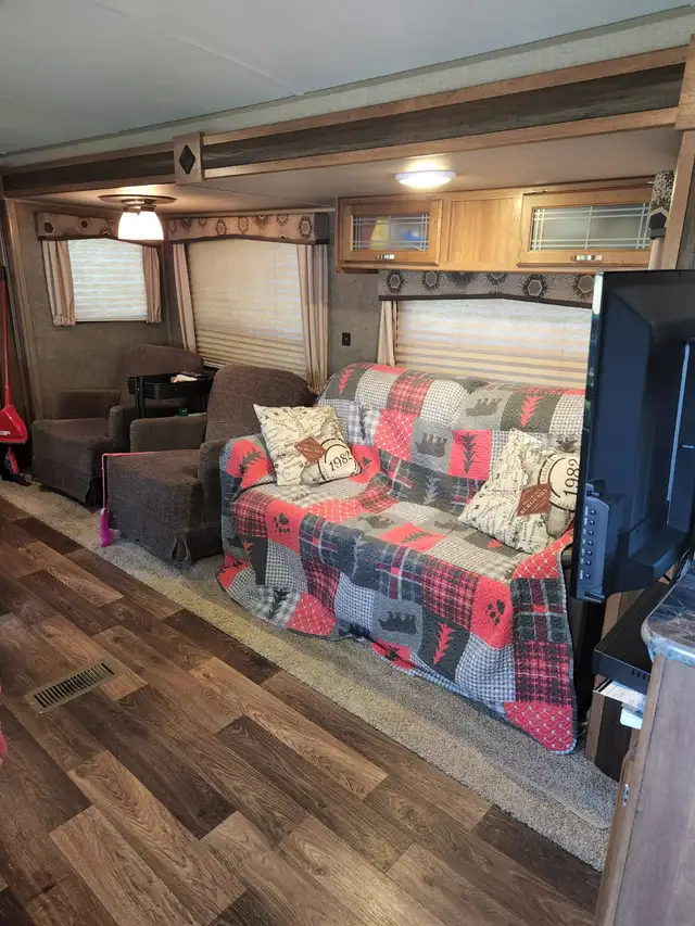 Roulotte à vendre MARQUE SPRINGDALE 2017AU CAMPING VAL-DES-BOIS - Photo 2