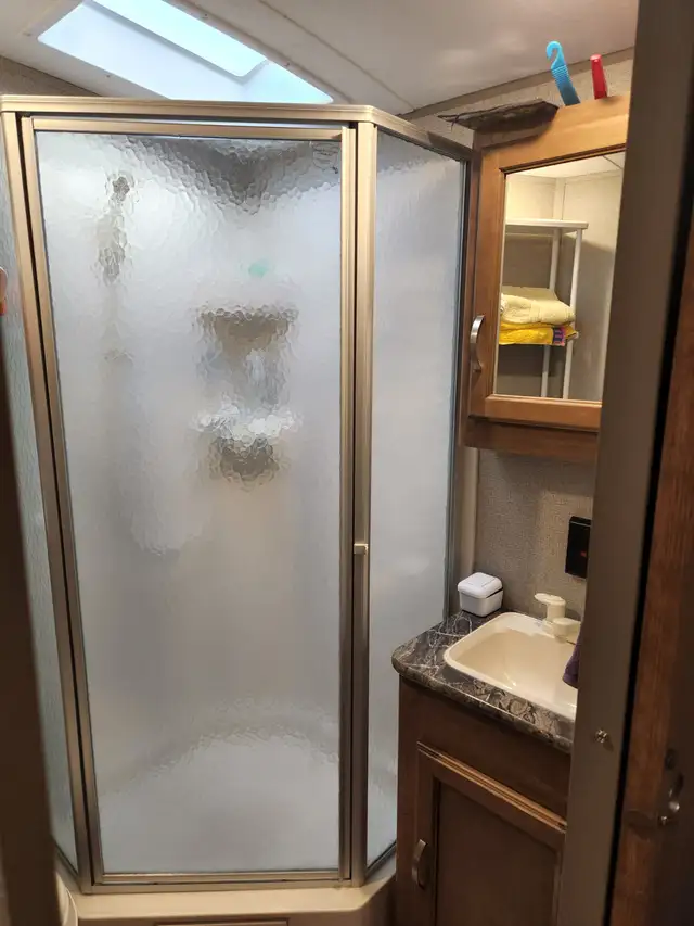 Roulotte à vendre MARQUE SPRINGDALE 2017AU CAMPING VAL-DES-BOIS - Photo 6