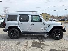 2023 Jeep Wrangler 4xe - CLEAN CARFAX, FULLY LOADED, HYBRID 4X4 - Photo 5