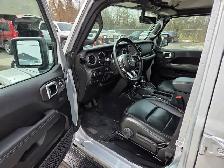 2023 Jeep Wrangler 4xe - CLEAN CARFAX, FULLY LOADED, HYBRID 4X4 - Photo 6