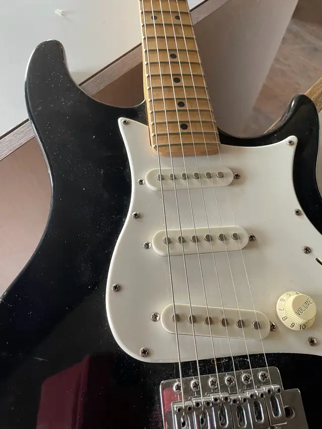 Electric guitar - Photo 5