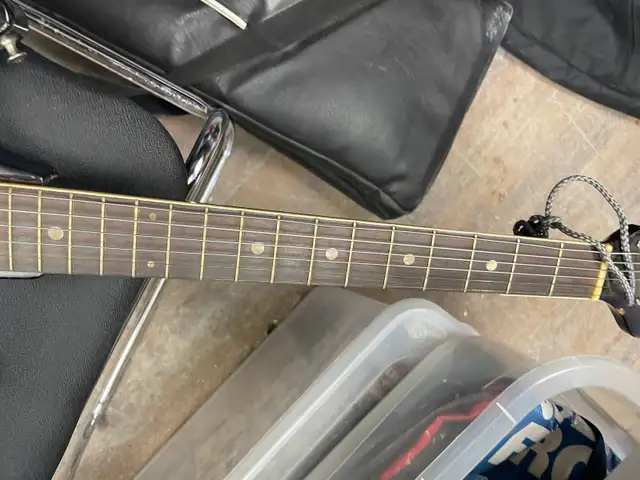 Electric guitar - Photo 6