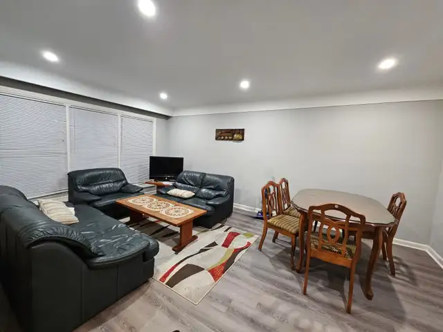 Fully Furnished Room near McMaster University, Hamilton - Photo 4