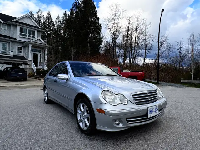 2005 Mercedes Benz C 240 4Matic - Photo 2