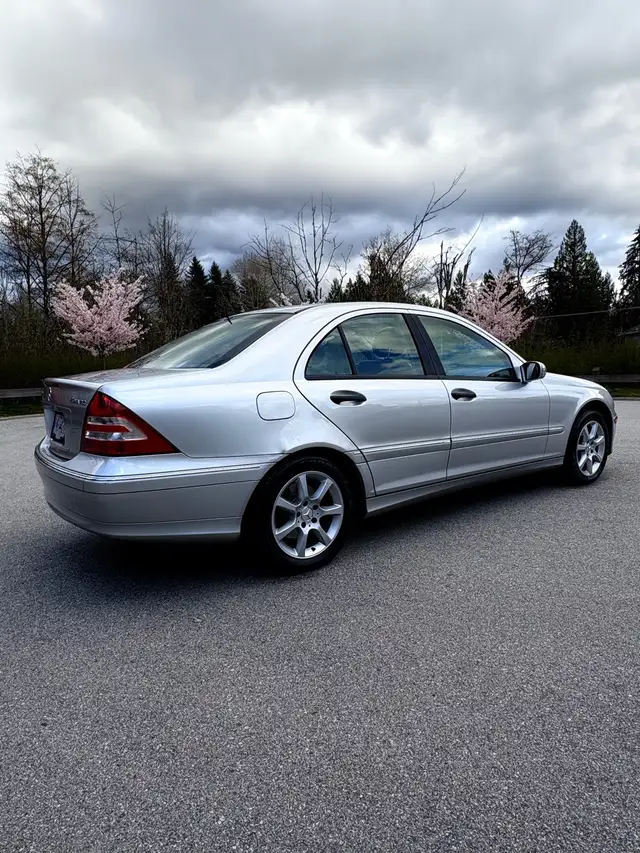 2005 Mercedes Benz C 240 4Matic - Photo 4