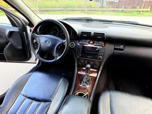 2005 Mercedes Benz C 240 4Matic - Photo 6