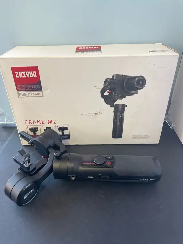 ZHIYUN CRANE M2 W/BOX