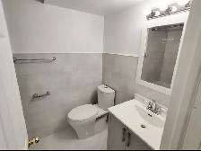 Bright and spacious basement apartment - Photo 8