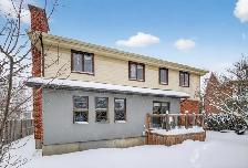 LUXURY 6-BED DDO HOME | Fully Renovated | Near REM - Photo 12