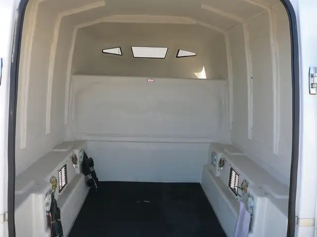 New Spacekap Diablo Walk In Fiberglass Slide-In - Photo 3