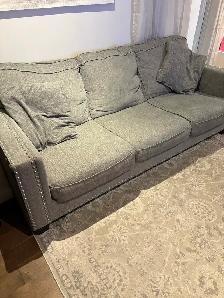 Grey Couch - Photo 2