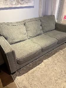 Grey Couch - Photo 3