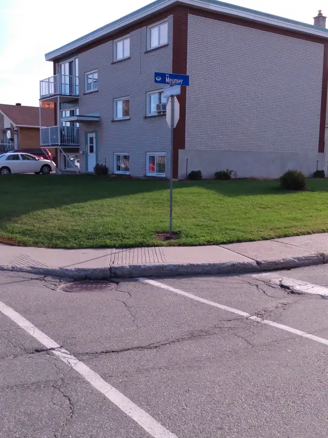 Appartement 2 chambres chauffé, non éclairé