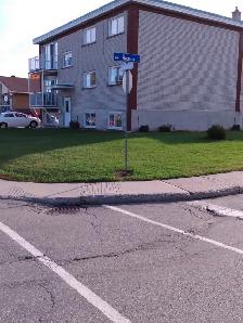 Appartement 2 chambres chauffé, non éclairé