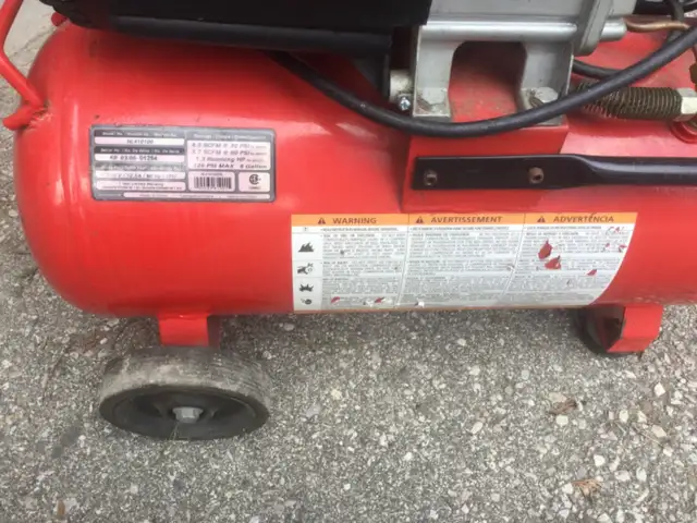 Husky Compressor, Red - Photo 3