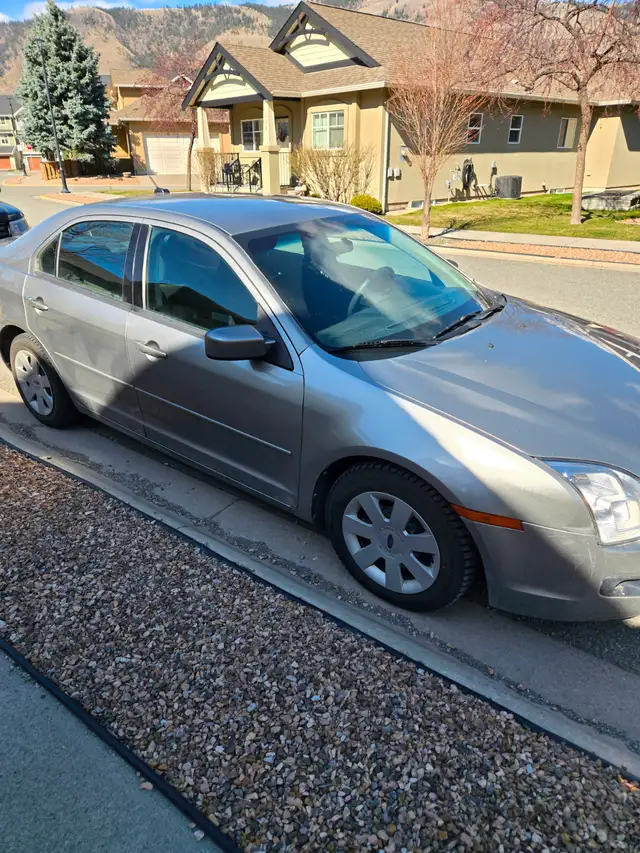 2008 Ford Fusion - Photo 2