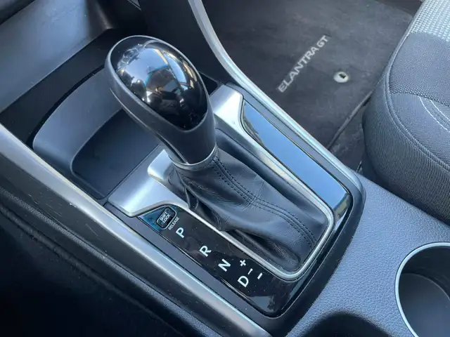 2017 Hyundai Elantra GT SE ( AUTOMATIQUE - 145 000 KM ) - Photo 12