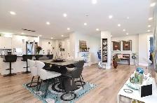 Luxury 3BDr DEN Apartment in Bedford