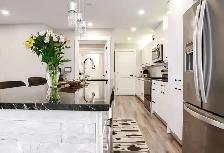 Luxury 3BDr DEN Apartment in Bedford - Photo 8