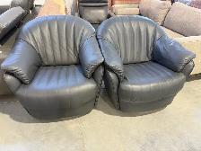 Natuzzi leather swivel accent chair - Photo 4