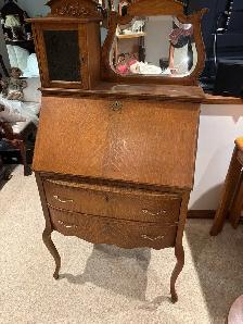 Antique writing desk( quarter cut oak)