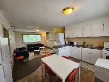 ALL INCLUSIVE ! DOWNTOWN 6 BED RENTAL - Photo 3