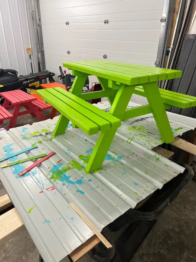 Kid-Size Picnic Tables - Photo 3