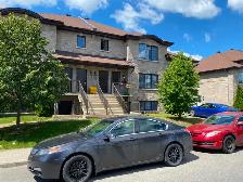 Grand 4 1/2 à louer – 5322 Jacques-Plante, Laval (Chomedey) – 1