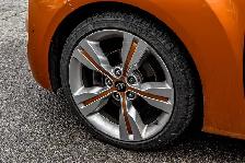 2015 Hyundai Veloster - Photo 17