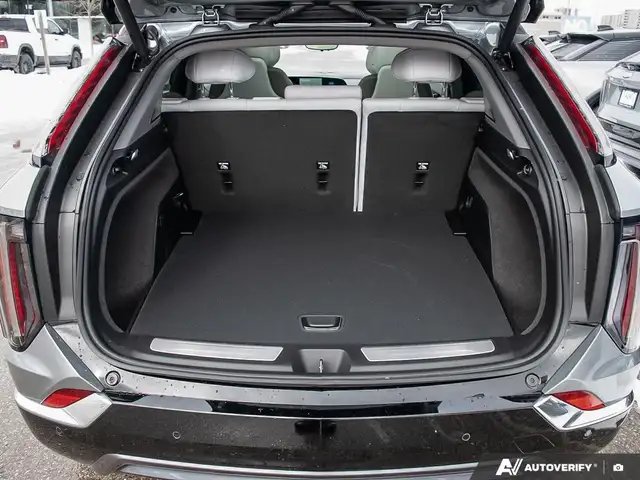 2026 Cadillac OPTIQ Luxury - Photo 10