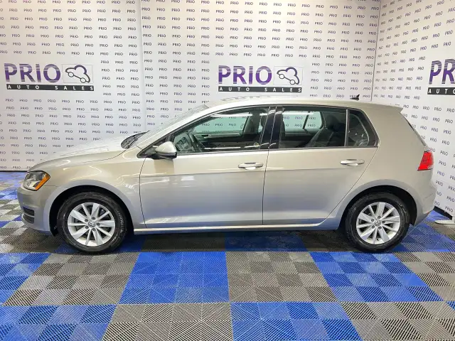 2016 Volkswagen Golf - Photo 2