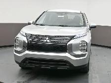 2024 Mitsubishi Outlander ES HEATED SEATS ALLOT WHEELS APPLE CAR - Photo 2