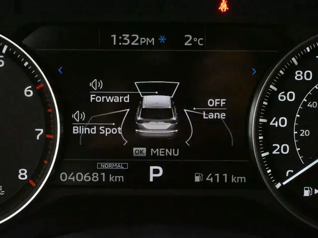 2024 Mitsubishi Outlander ES HEATED SEATS ALLOT WHEELS APPLE CAR - Photo 11