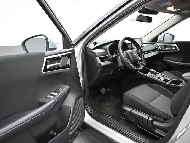 2024 Mitsubishi Outlander ES HEATED SEATS ALLOT WHEELS APPLE CAR - Photo 14
