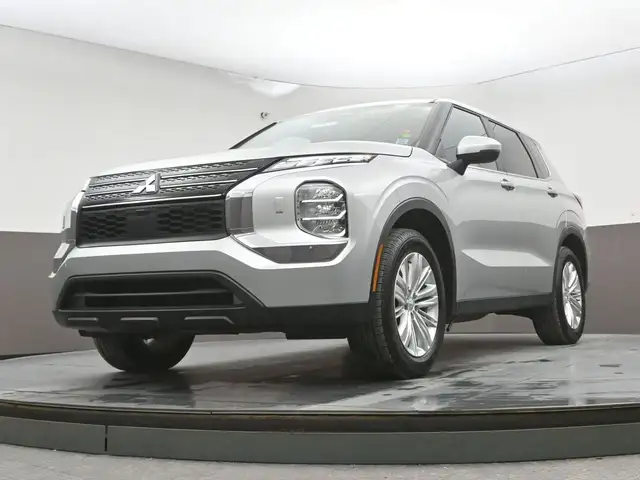 2024 Mitsubishi Outlander ES HEATED SEATS ALLOT WHEELS APPLE CAR - Photo 38