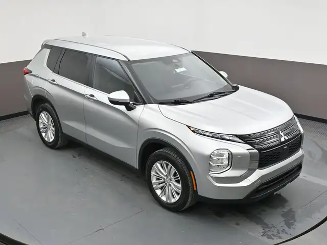 2024 Mitsubishi Outlander ES HEATED SEATS ALLOT WHEELS APPLE CAR - Photo 43