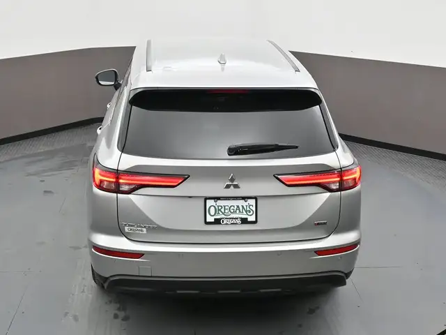 2024 Mitsubishi Outlander ES HEATED SEATS ALLOT WHEELS APPLE CAR - Photo 48