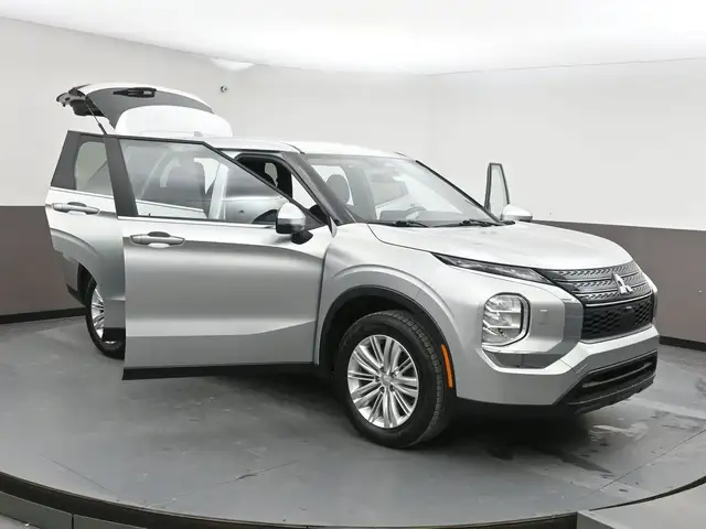 2024 Mitsubishi Outlander ES HEATED SEATS ALLOT WHEELS APPLE CAR - Photo 52