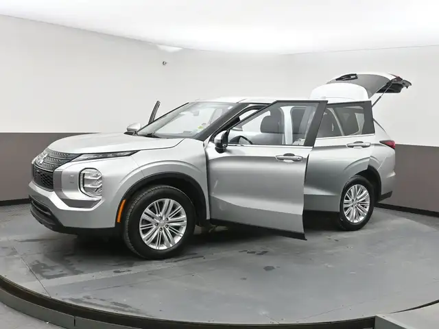 2024 Mitsubishi Outlander ES HEATED SEATS ALLOT WHEELS APPLE CAR - Photo 54