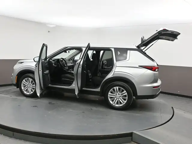 2024 Mitsubishi Outlander ES HEATED SEATS ALLOT WHEELS APPLE CAR - Photo 55