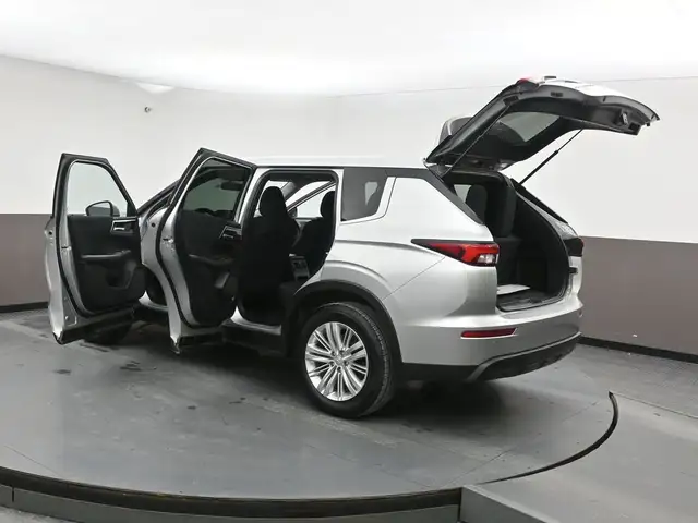 2024 Mitsubishi Outlander ES HEATED SEATS ALLOT WHEELS APPLE CAR - Photo 56