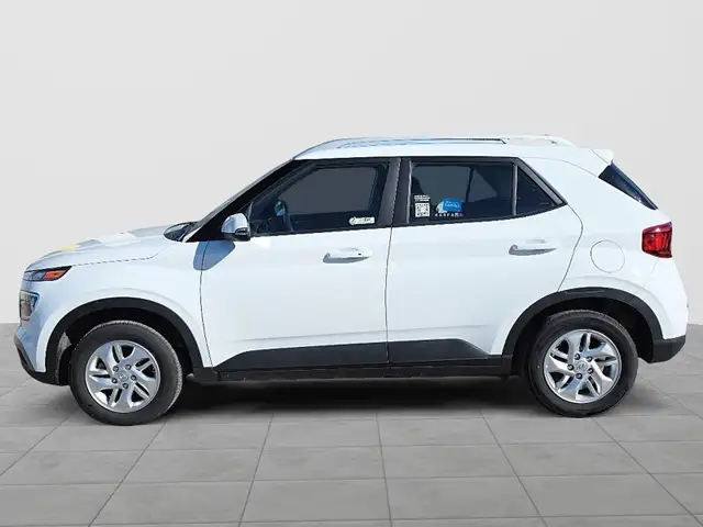 2025 Hyundai Venue Preferred Preferred | Low Mileage | Heated... - Photo 7