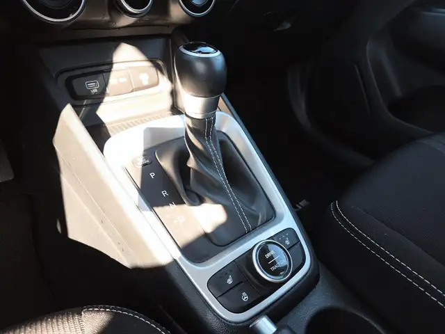 2025 Hyundai Venue Preferred Preferred | Low Mileage | Heated... - Photo 17