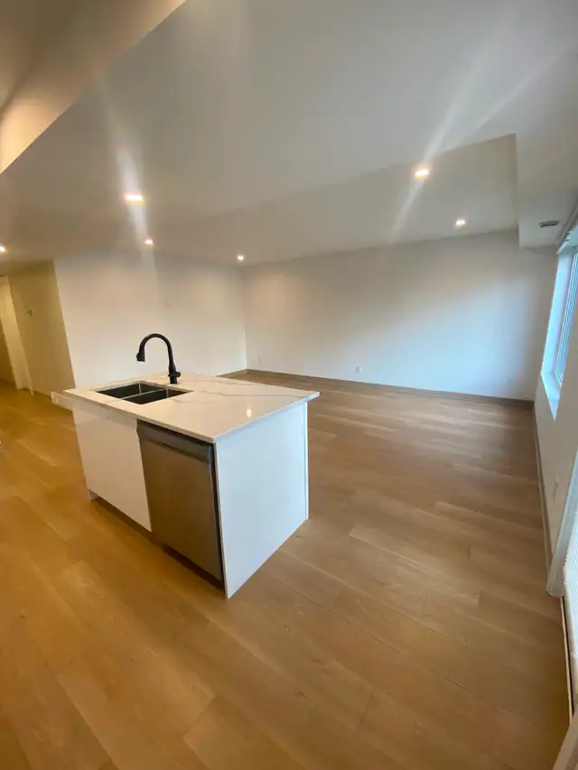 Upstairs Unit in a 1 year old 4 plex: 2 bedroom, 1 bathroom - Photo 4