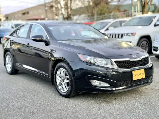 2013 Kia Optima LX 4dr Sedan - Photo 3